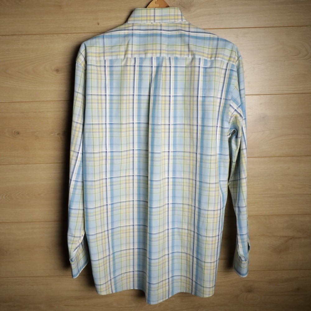 JOS A BANK Traveler's Collection Mens Plaid Long Sleeve Button Down Shirt Size M - Picture 2 of 4
